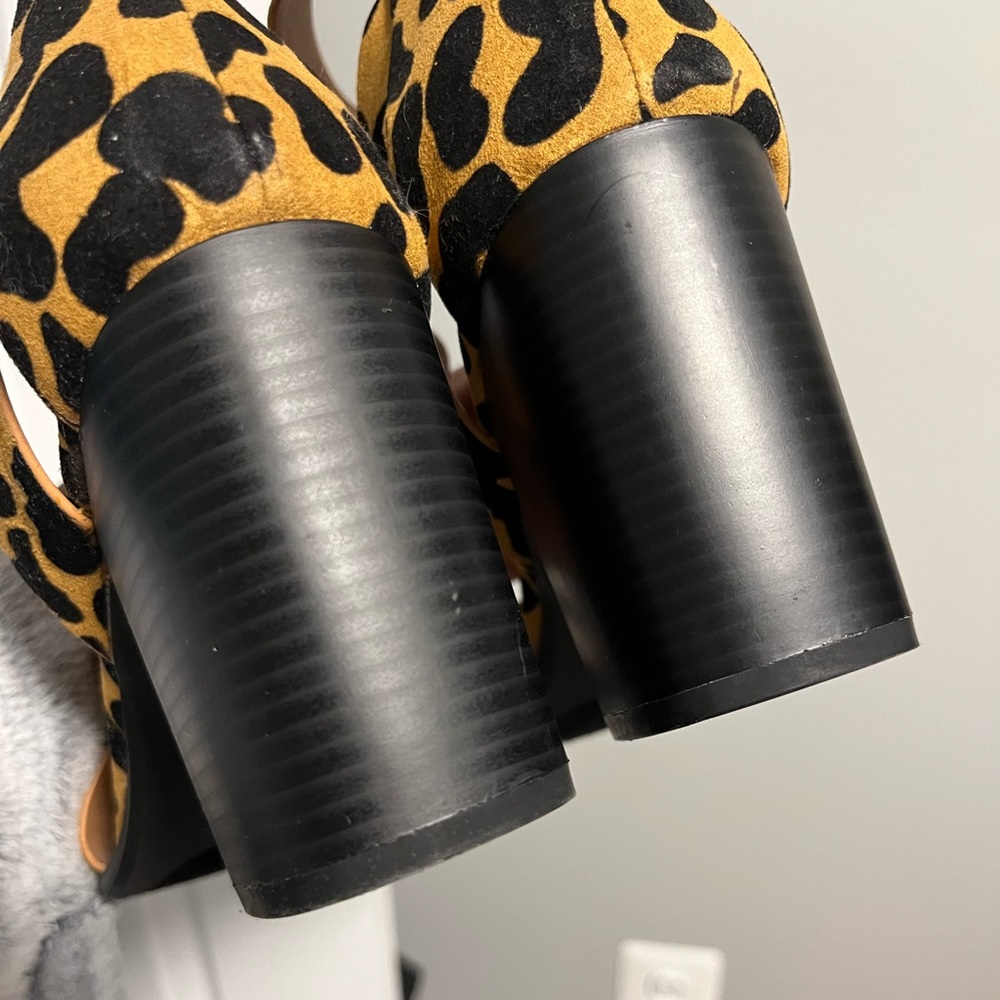 Leopard Print Block Heel Sandals By Qupid Size 9 - image 4